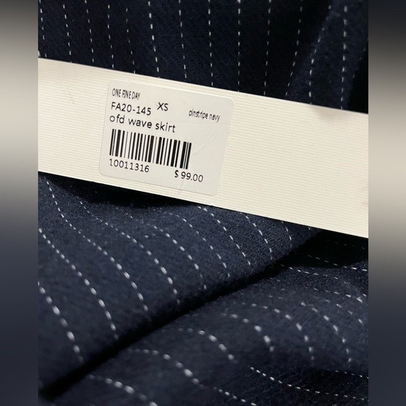 One Fine Day Wool Navy Blue Pinstriped skirt - Picture 5 of 5